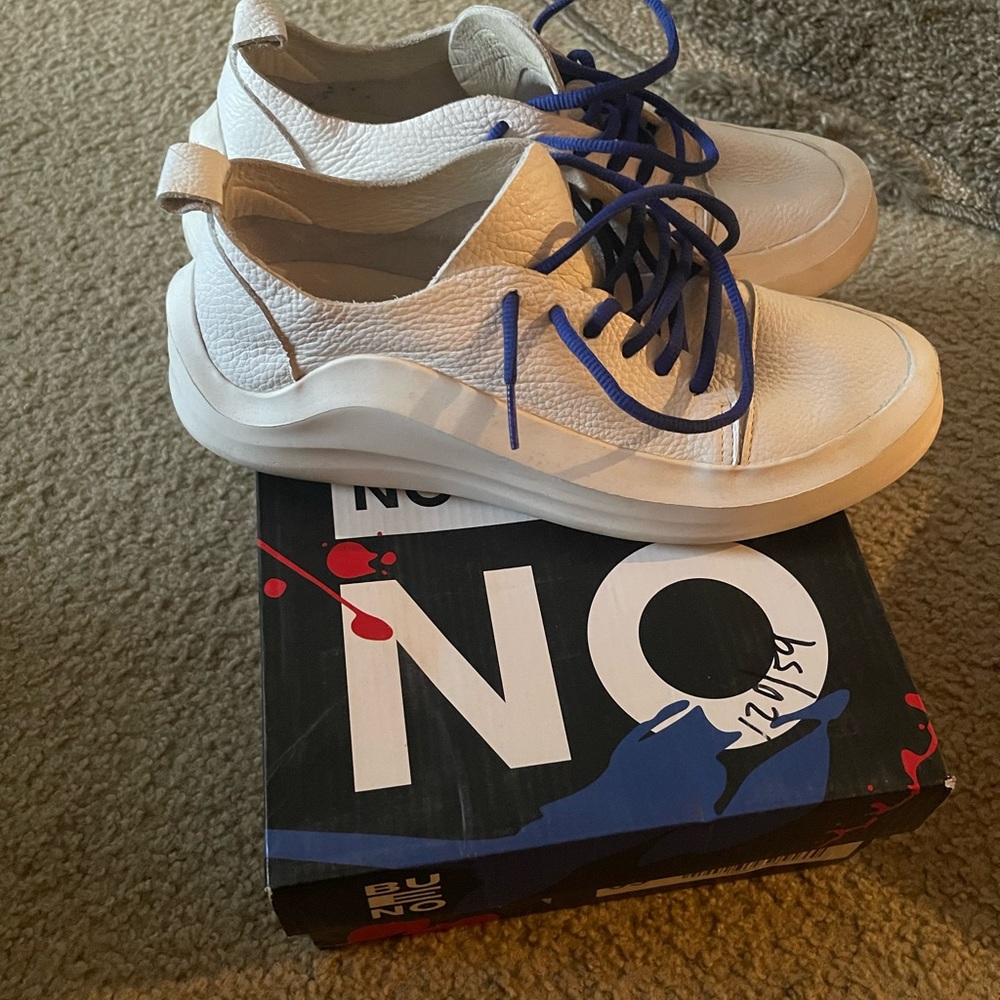 Bueno sneakers